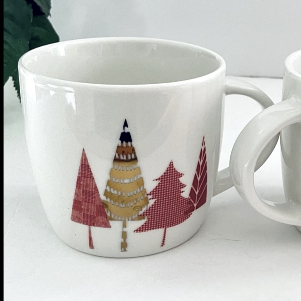 Starbucks 2017 limited edition Holiday Christmas Coffee Cup Mug Tree design